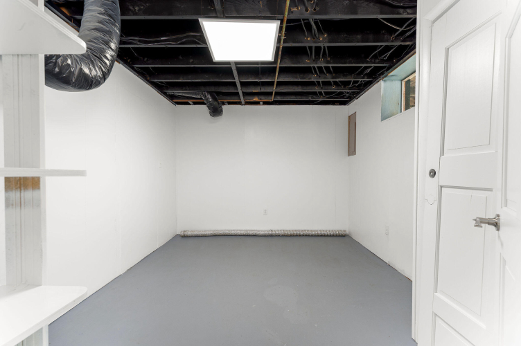 Listing Image 32
