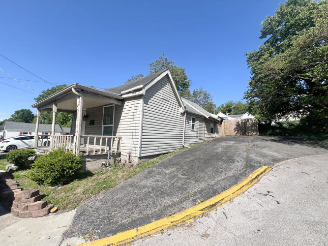 Listing Image 5
