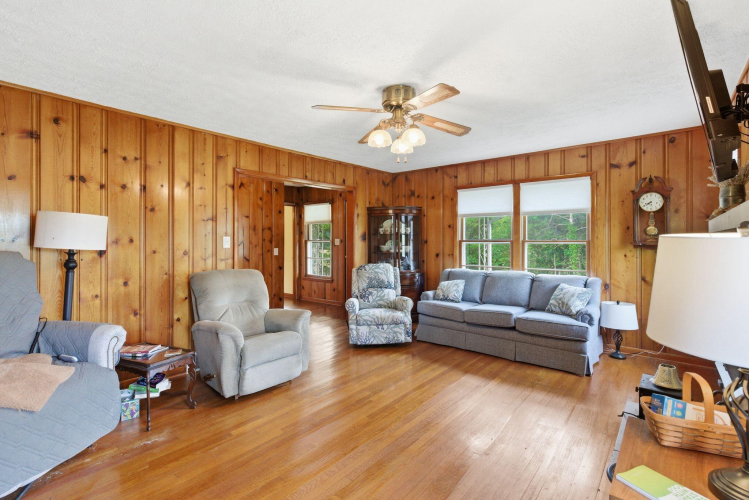Listing Image 12