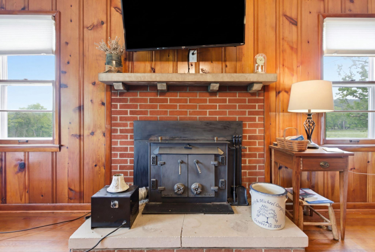 Listing Image 10
