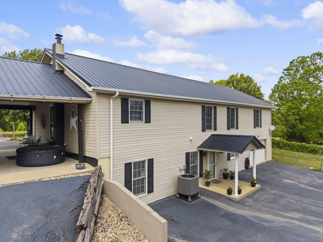Listing Image 8
