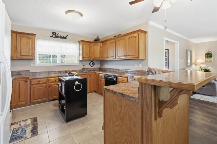 Listing Image 16
