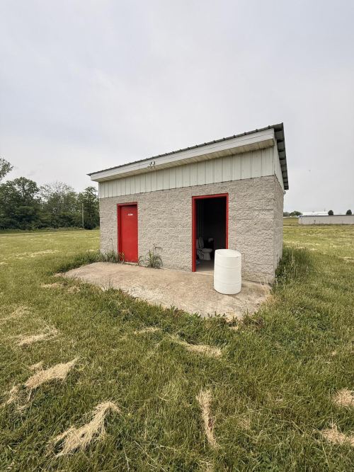 Listing Image 11