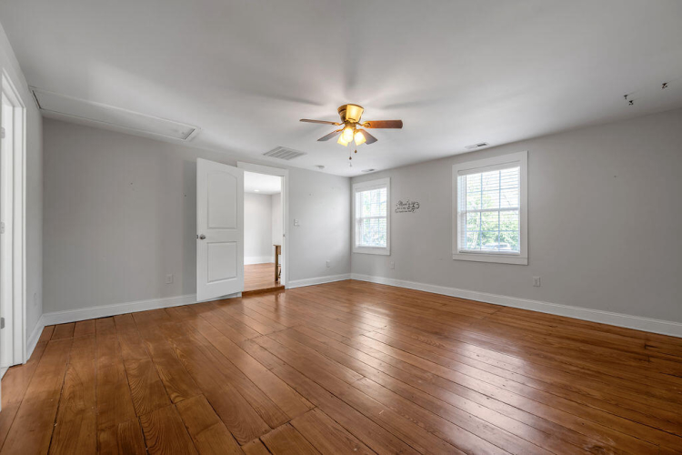Listing Image 30