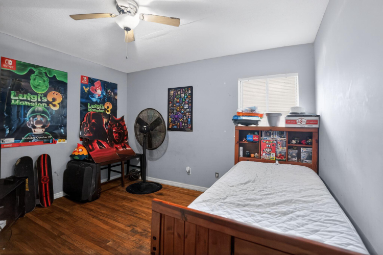 Listing Image 9