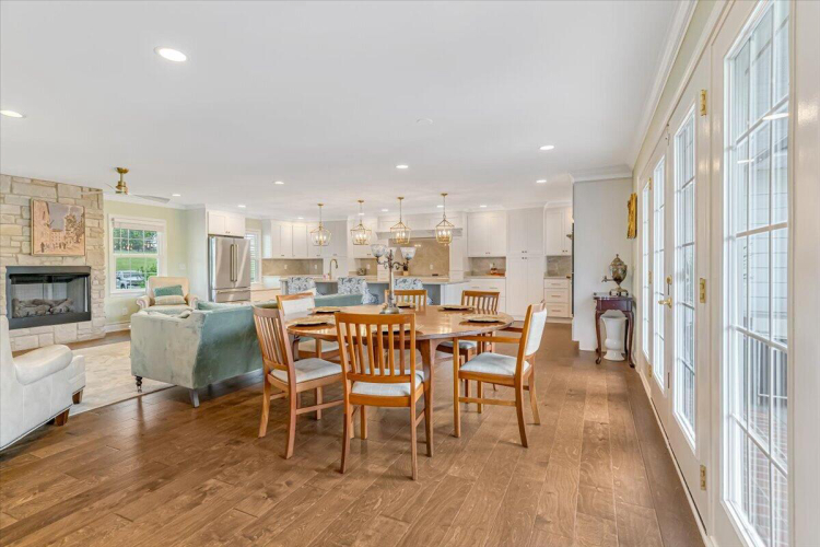 Listing Image 10