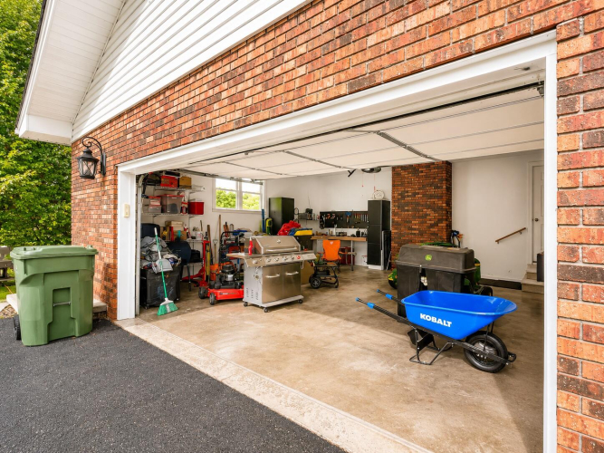Listing Image 36