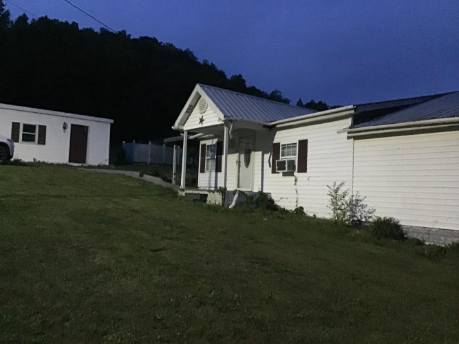 Listing Image 4
