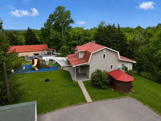 Listing Image 8