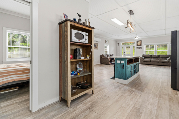 Listing Image 15