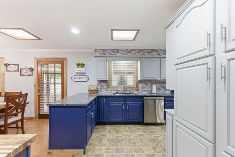 Listing Image 13