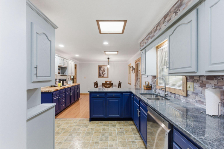 Listing Image 14
