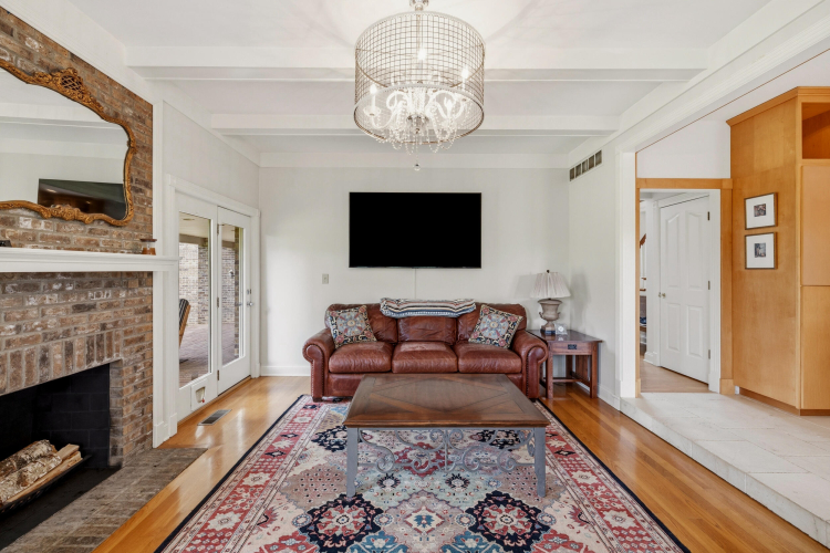 Listing Image 21