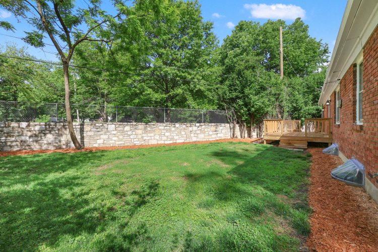 Listing Image 28