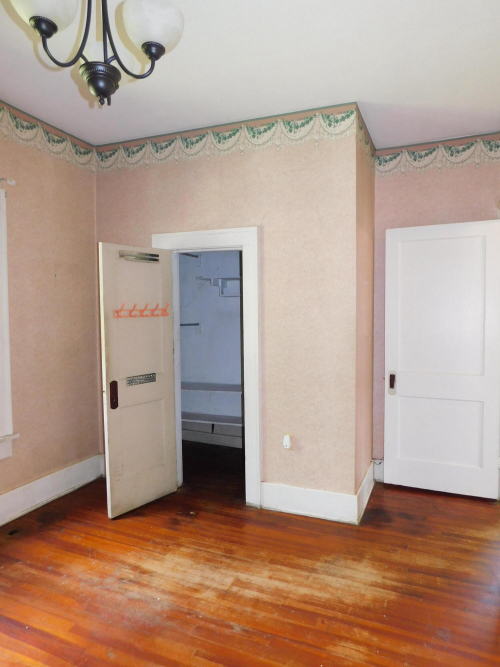 Listing Image 53