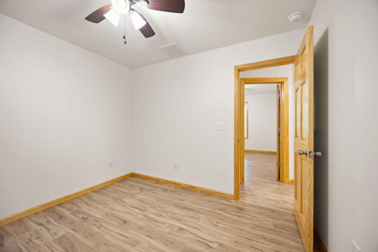 Listing Image 54