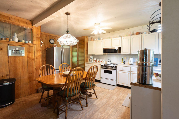 Listing Image 9