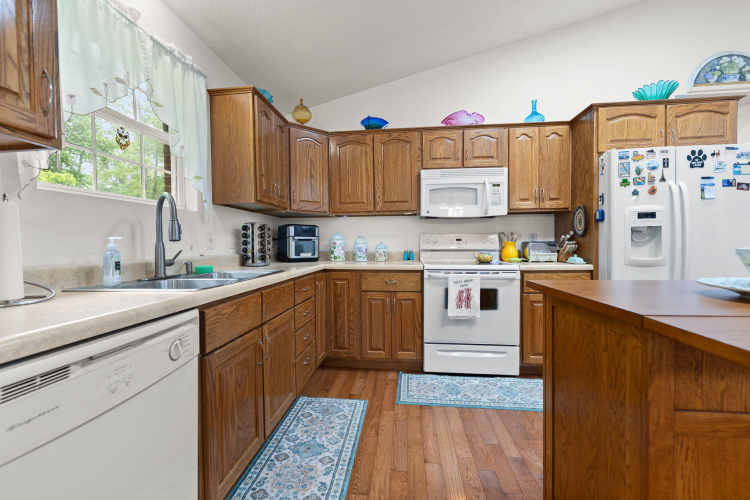 Listing Image 18