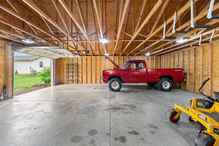Listing Image 64