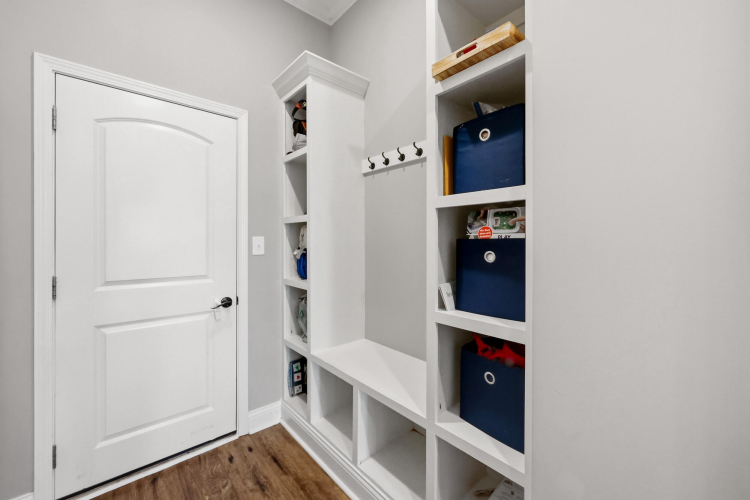 Listing Image 22