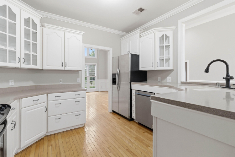 Listing Image 18