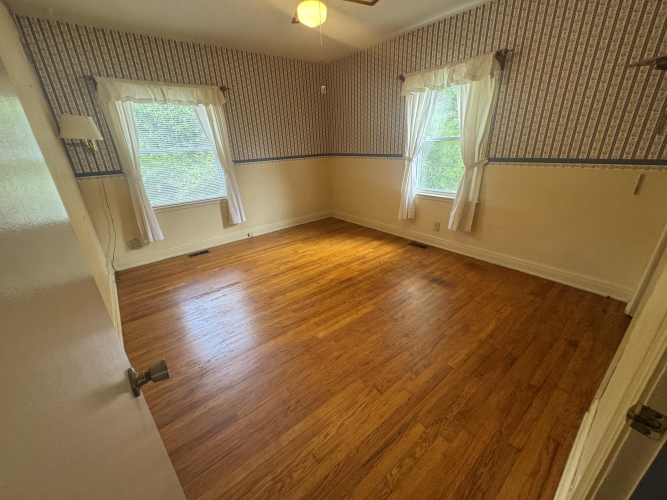 Listing Image 37