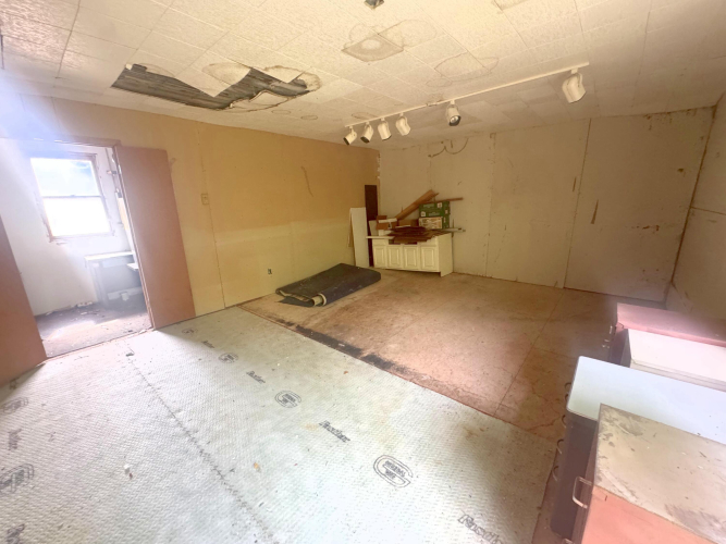Listing Image 73