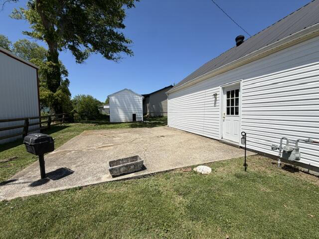 Listing Image 4