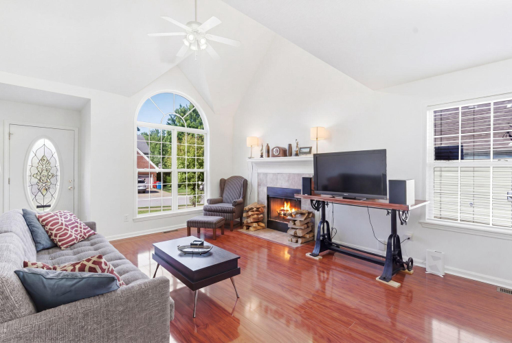 Listing Image 7