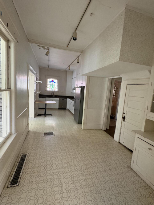 Listing Image 17
