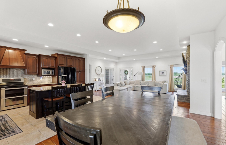 Listing Image 11