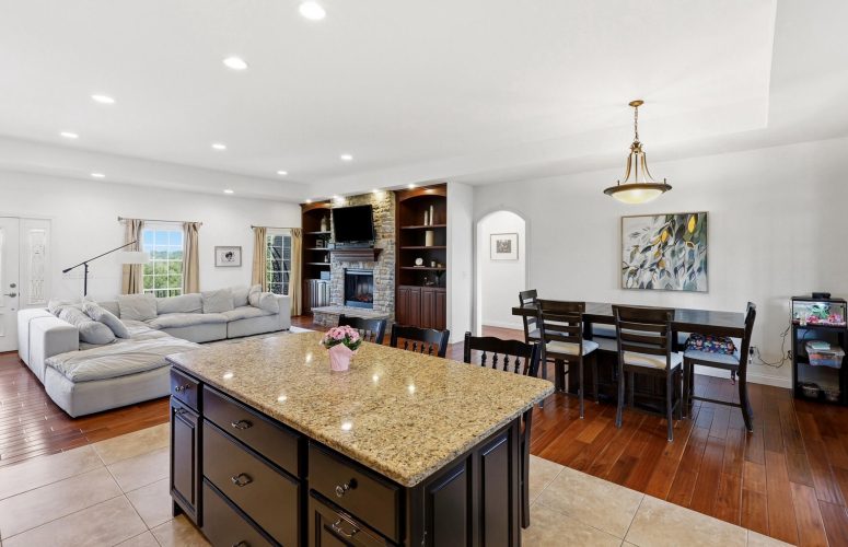 Listing Image 15