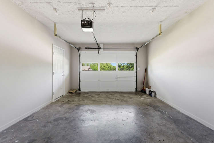 Listing Image 28