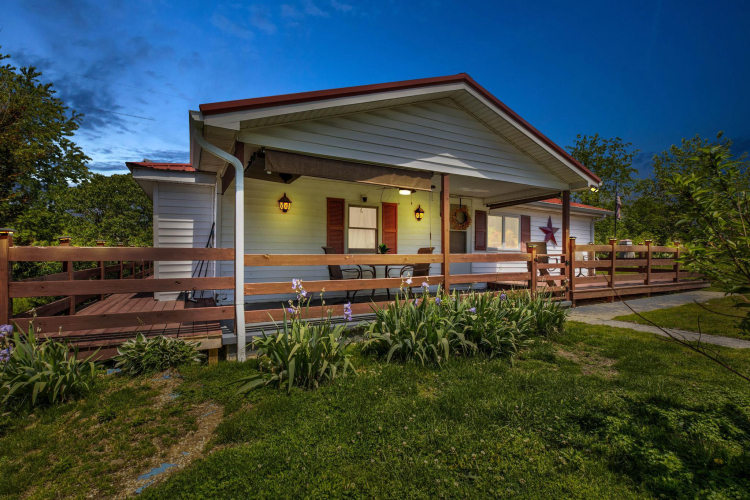 Listing Image 3