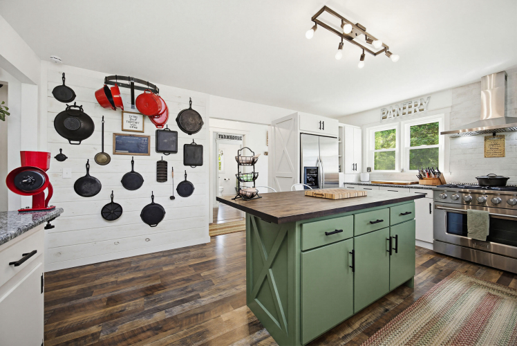 Listing Image 11
