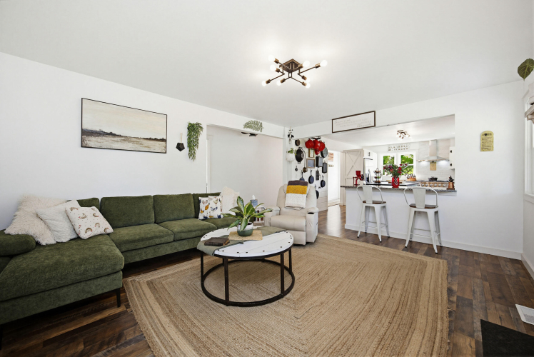 Listing Image 7