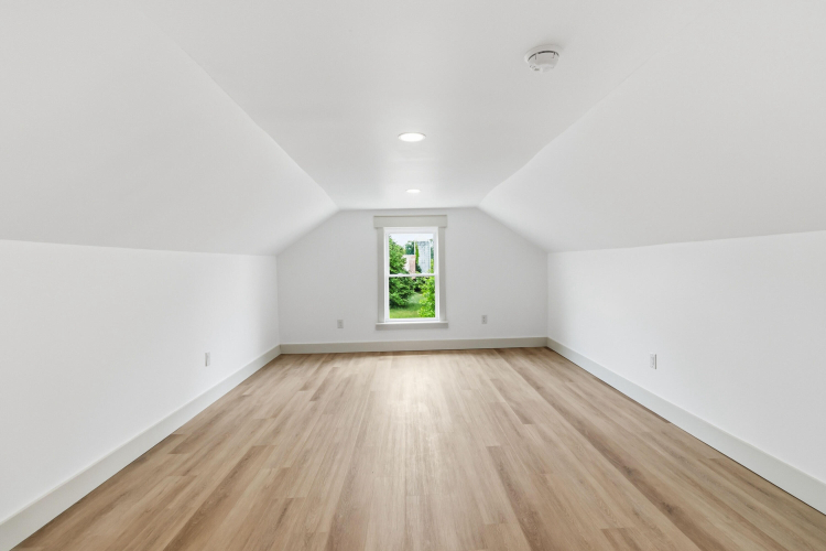 Listing Image 53