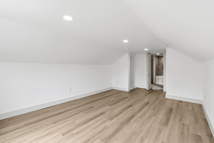 Listing Image 55