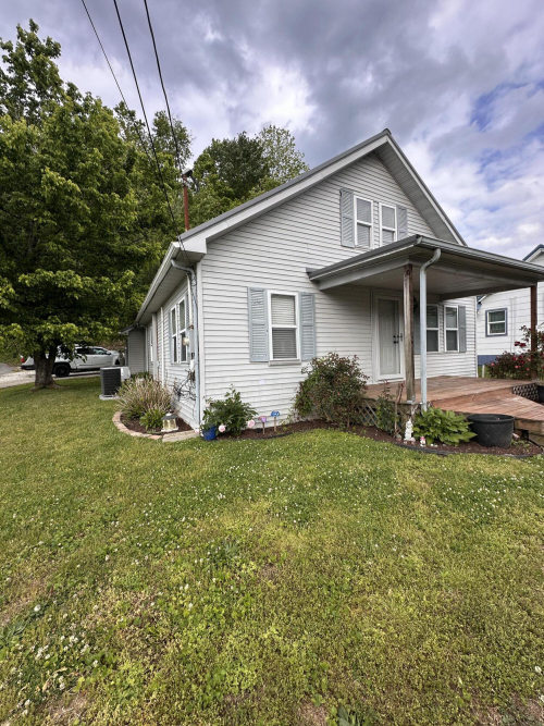Listing Image 4