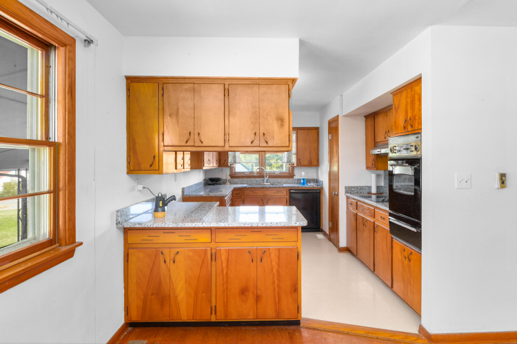 Listing Image 15