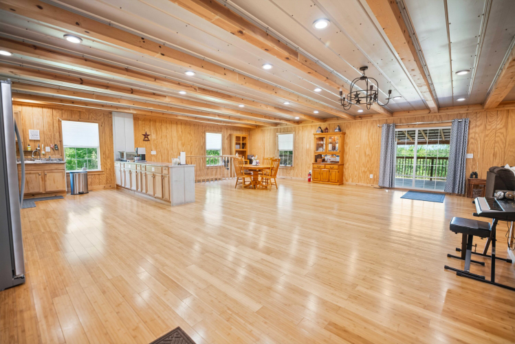 Listing Image 16