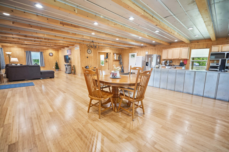 Listing Image 17