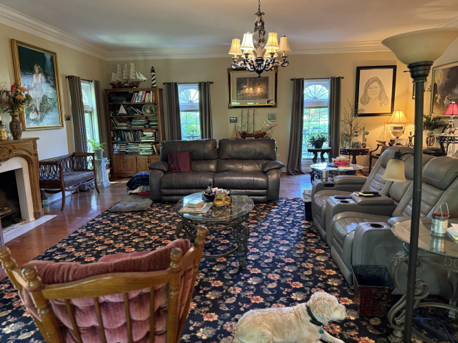 Listing Image 11