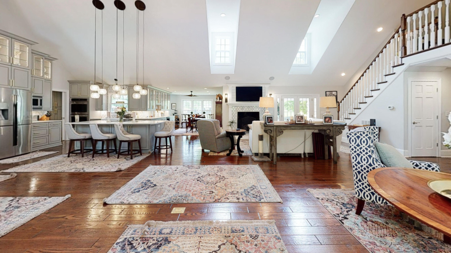 Listing Image 11