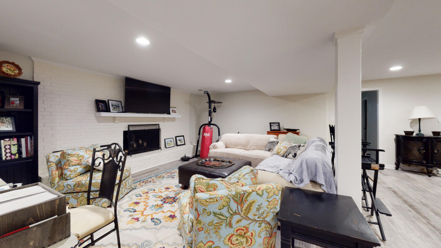 Listing Image 32