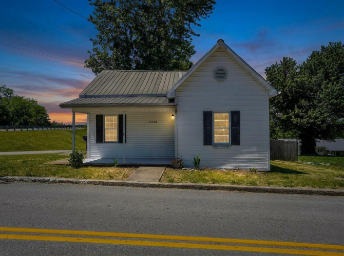 Listing Image 3
