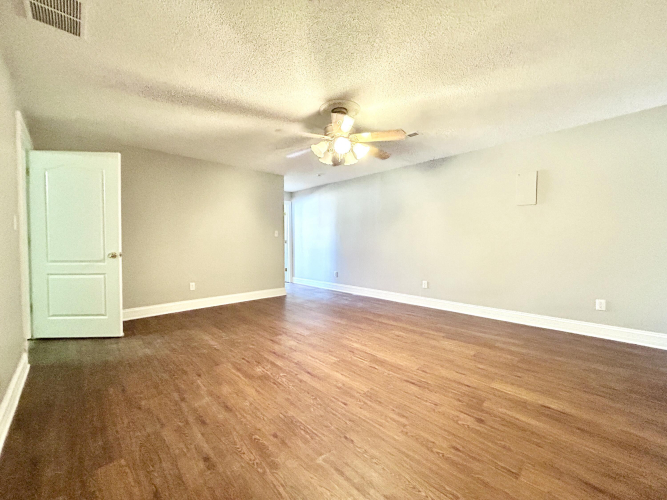 Listing Image 54