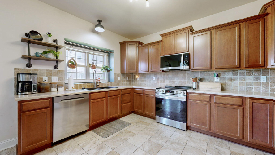 Listing Image 9