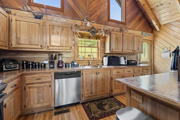 Listing Image 12