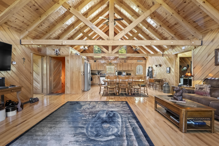 Listing Image 4